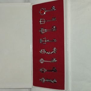 8 Kingdom of hearts keys set collectibles scavenger hunt idea